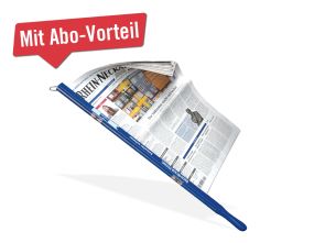 RNZ Zeitungshalter in Dunkelblau mit einer Zeitung als Beispiel